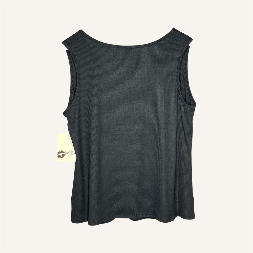 Free Kisses 2X Top... NWT