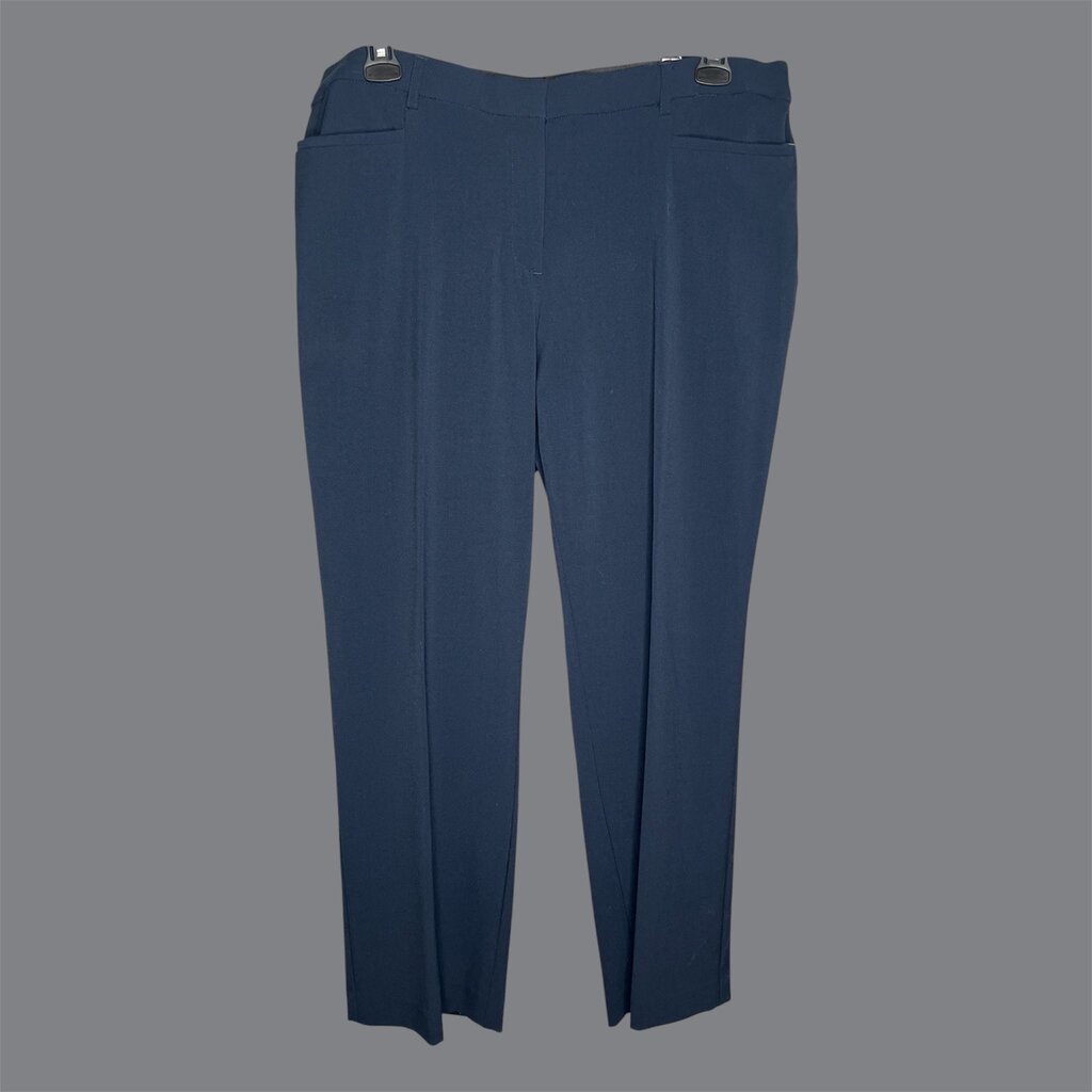 Kim Rogers 16W Short Pants... NWT... MSRP $54.00