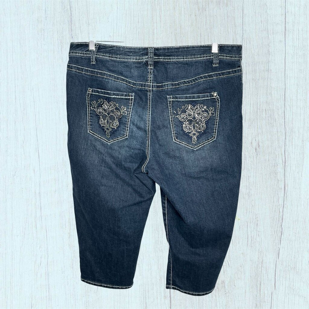 Lane Bryant 20 Capris
