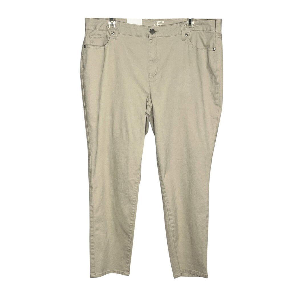 Crown & Ivy 16 Short ..msrp 59.50