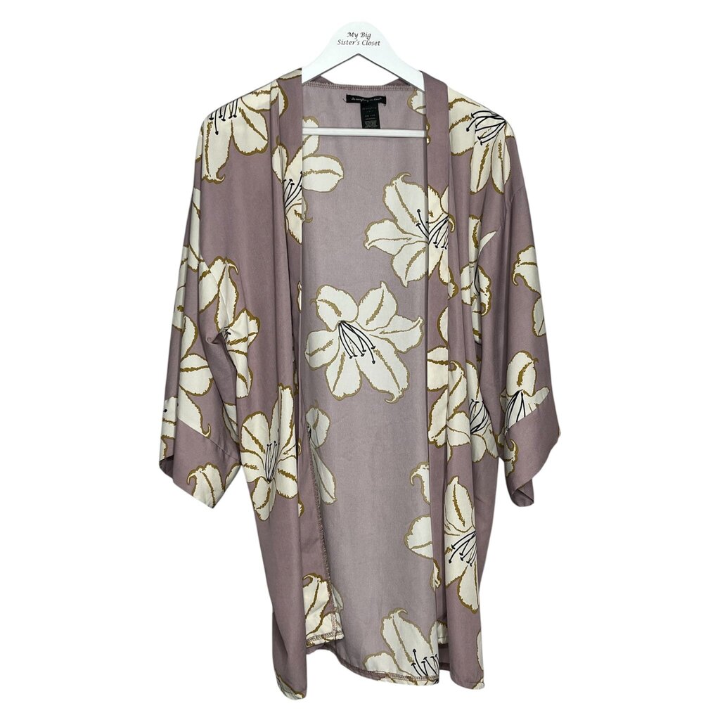 Do Everything in Love One Size Shrug