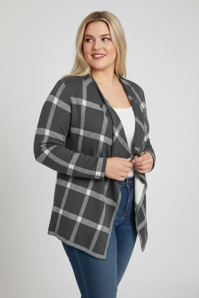 Chico's 2 (L) Shrug