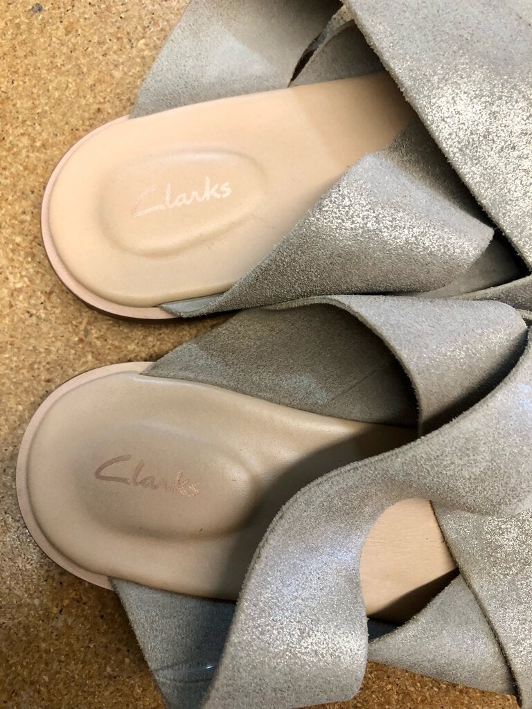 Clarks Size 10 Sandals