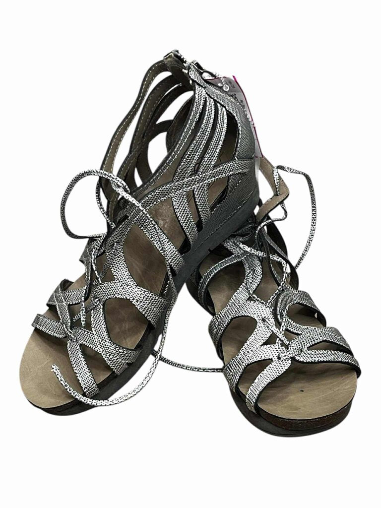 Hocus Pocus size 9