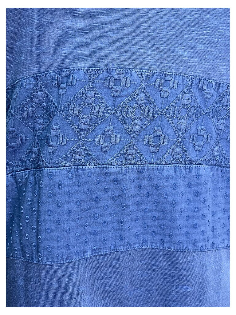 Chico's 2 (12/14) Top... NWT... MSRP $65.50