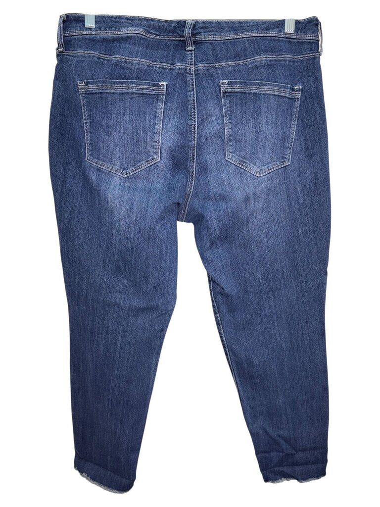 Bandolino 16 Crop Jeans