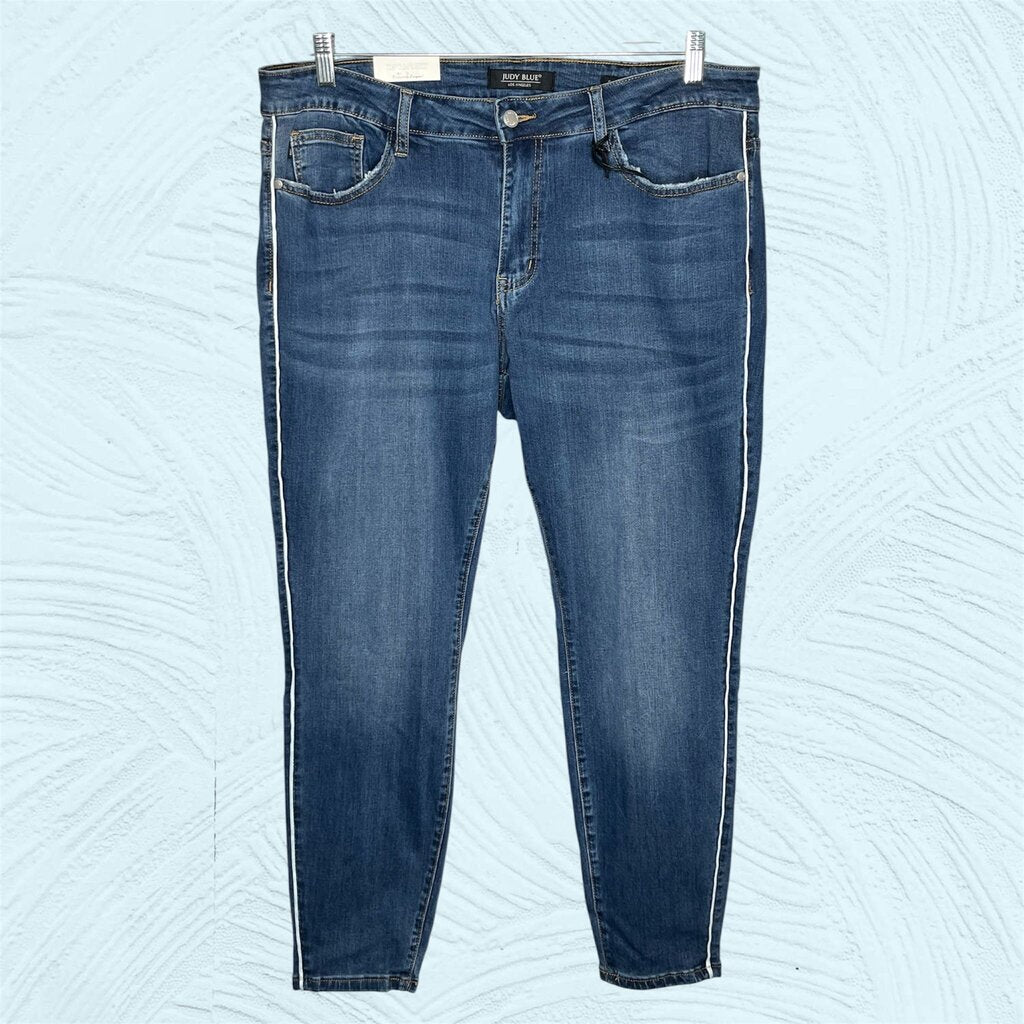 Judy Blue 18W Skinny Fit... NWT