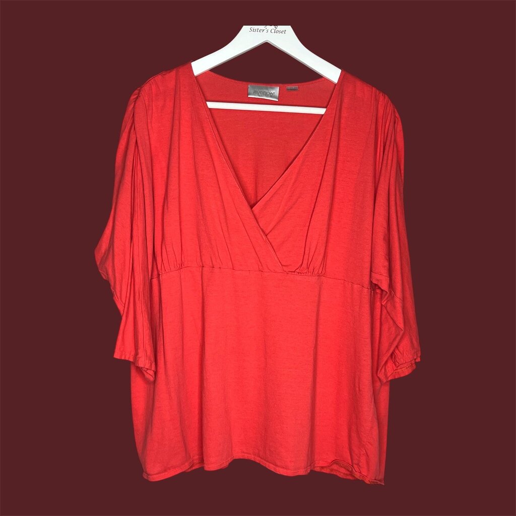 Avenue 22/24 Top