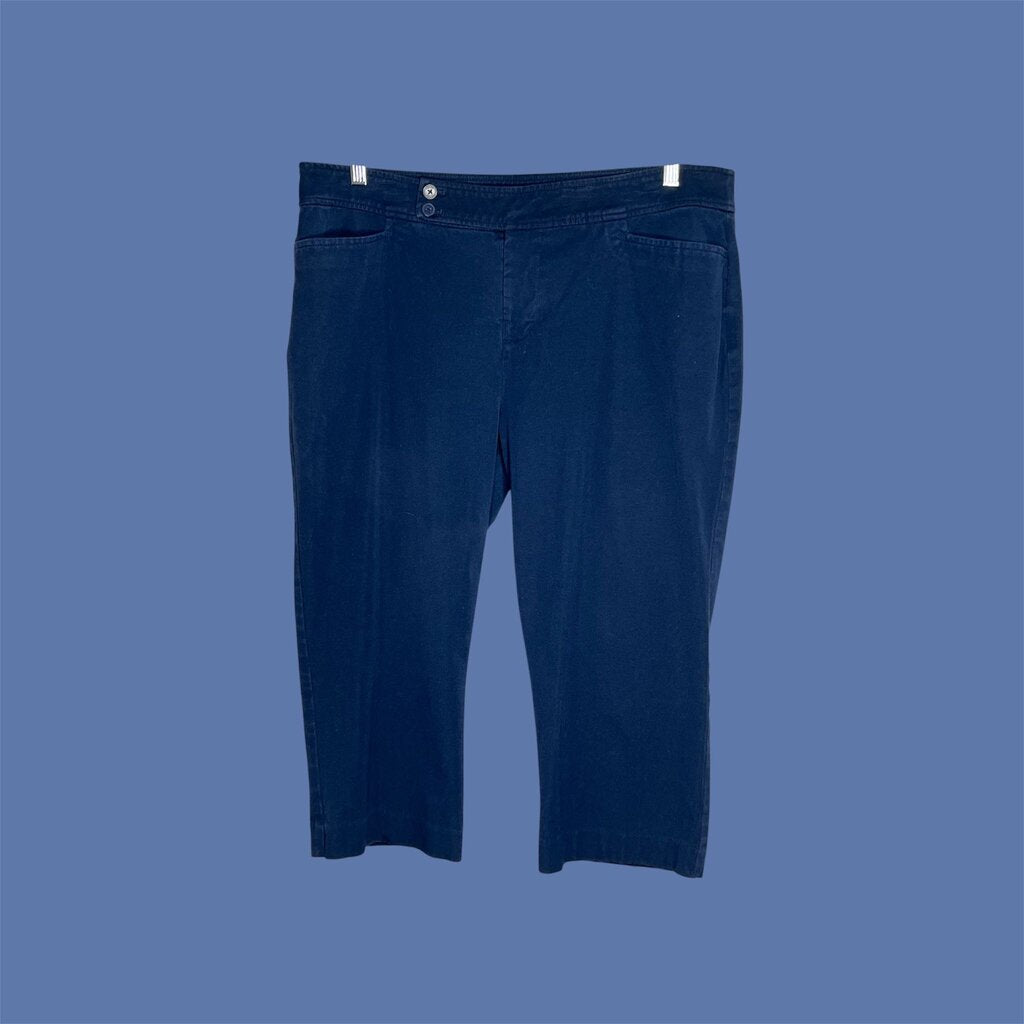 Chaps 16W Capris