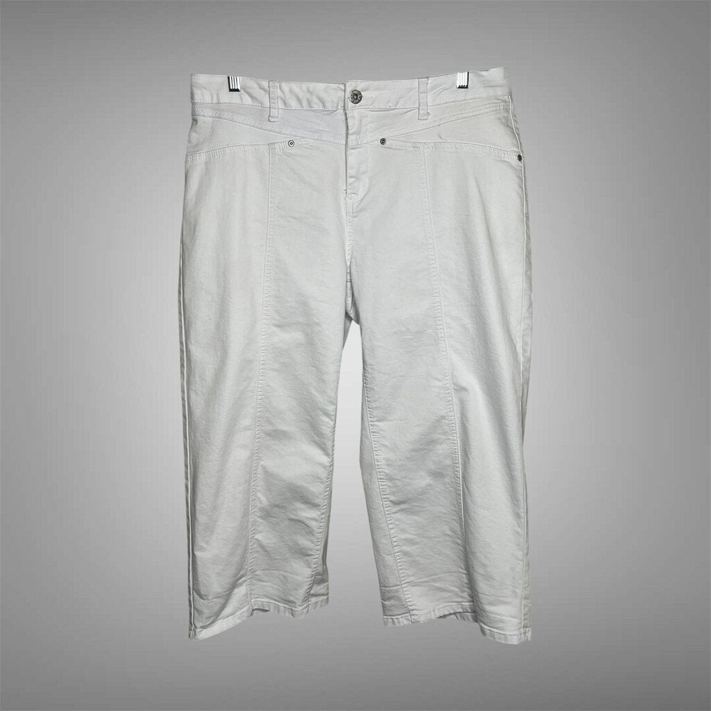 Ashley Stewart 18 Capris