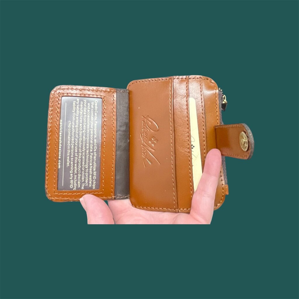 Patricia Nash Card Holder... NWT... MSRP $59