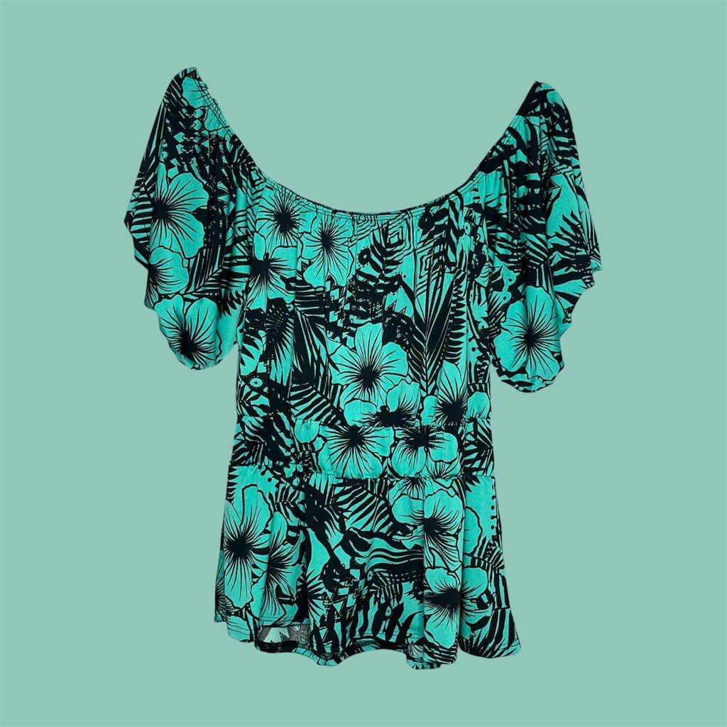 Poof XL Top..nwt