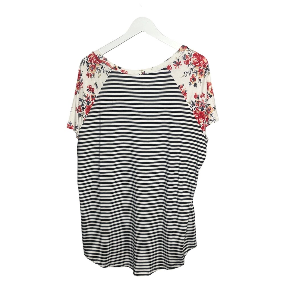 Torrid 2X Top..msrp 36.90