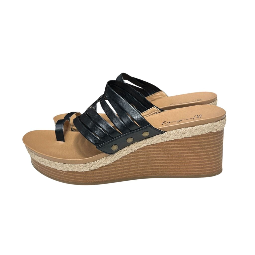 Wonderly 9.5 Sandals