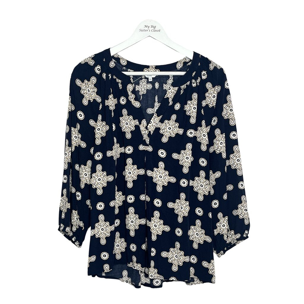 Crown & Ivy XL Top